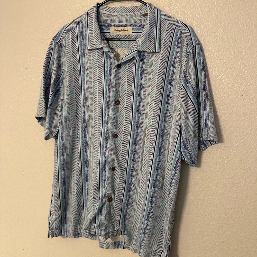 Tommy Bahama Silk Blend Striped Camp Shirt - Size Large.